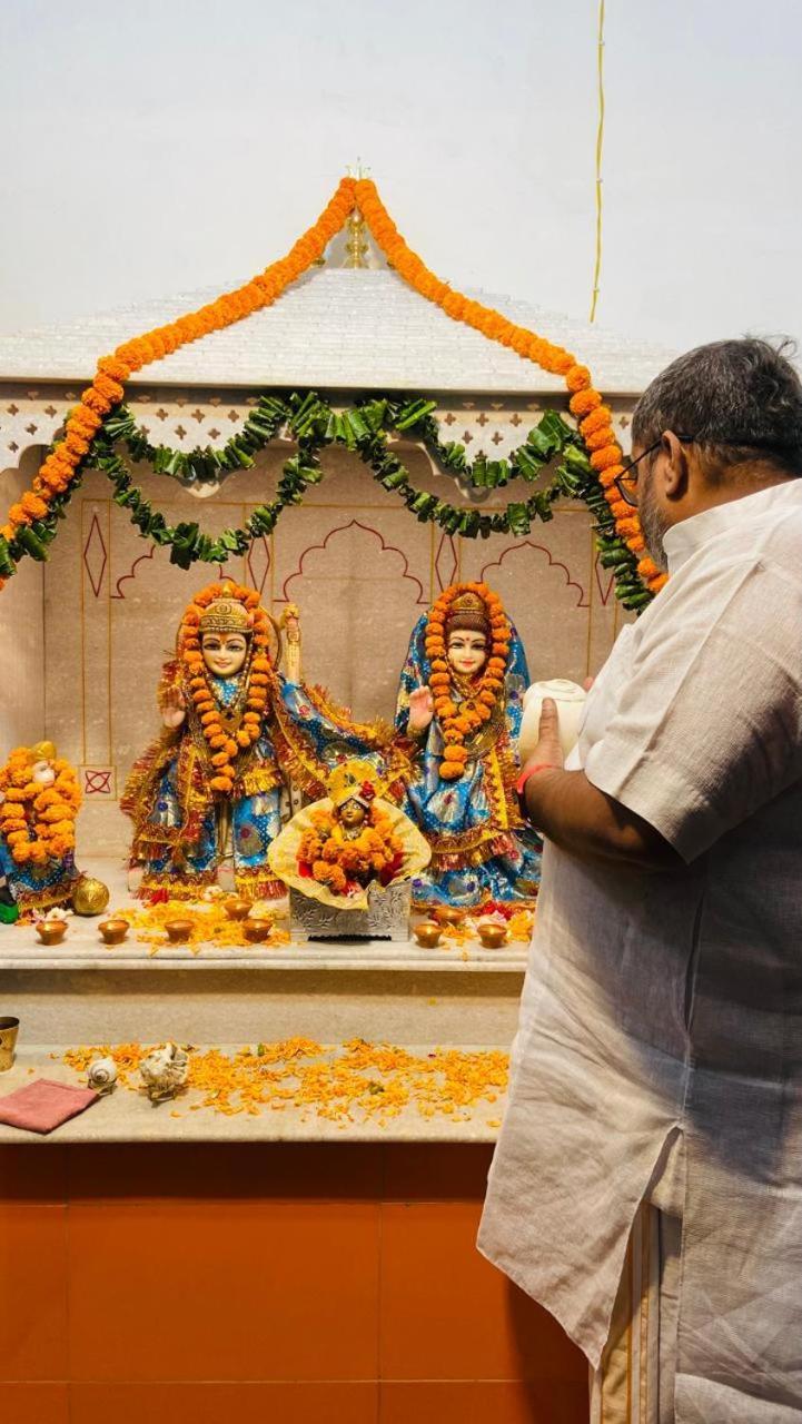 Отель Mandir Saket Bhawan Ayodhya Экстерьер фото
